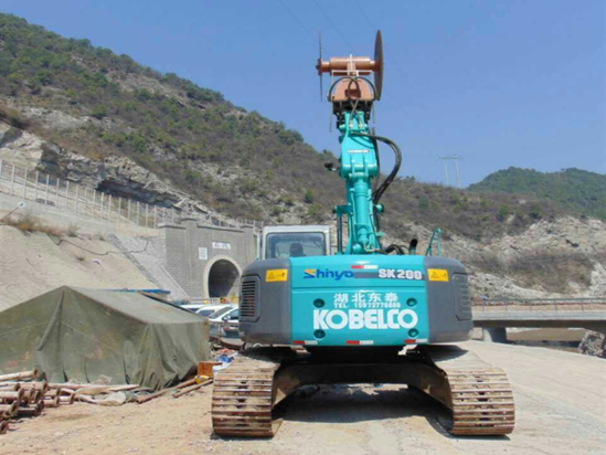 隧道安全專業(yè)高效拆除仰拱砌鋼筋砼雙鋸片液壓切割設(shè)備