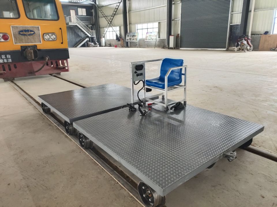 鐵路站后施工利器新能源軌道車